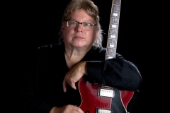 Mark-and-guitar-Mark-and-guitar-IMG_R_2019_08_16_20568-Edit-lighter